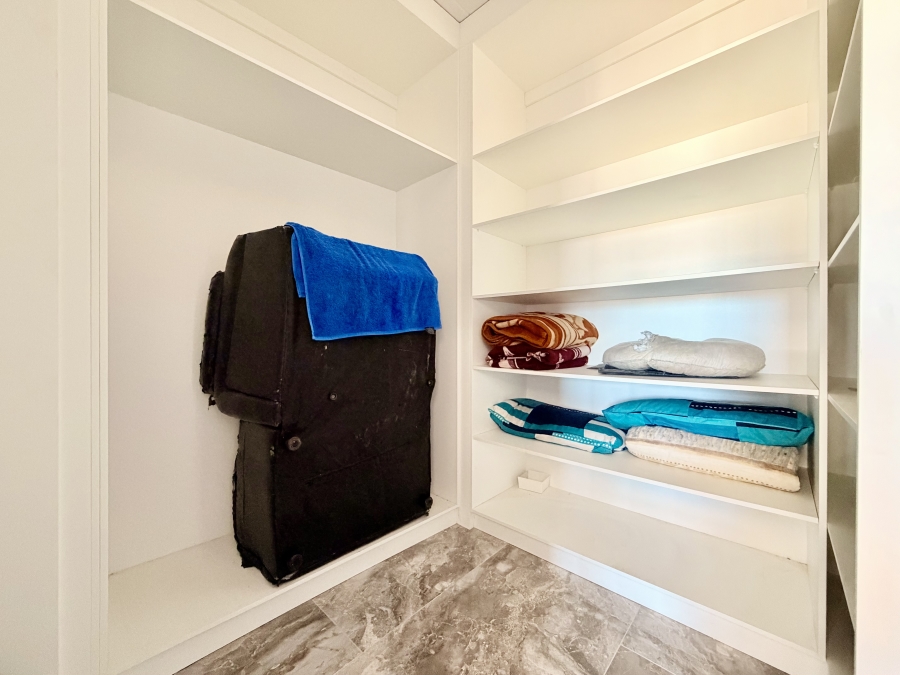 5 Bedroom Property for Sale in Hawston Western Cape